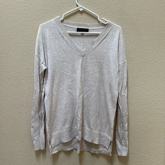 Sweater - Picture 1 of 3